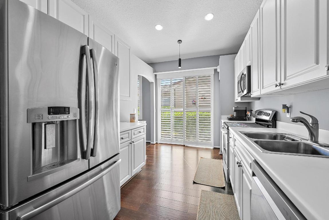 2167 Umbrella Cay, West Palm Beach, FL, 33411/$390,000 4 2167 Umbrella Cay