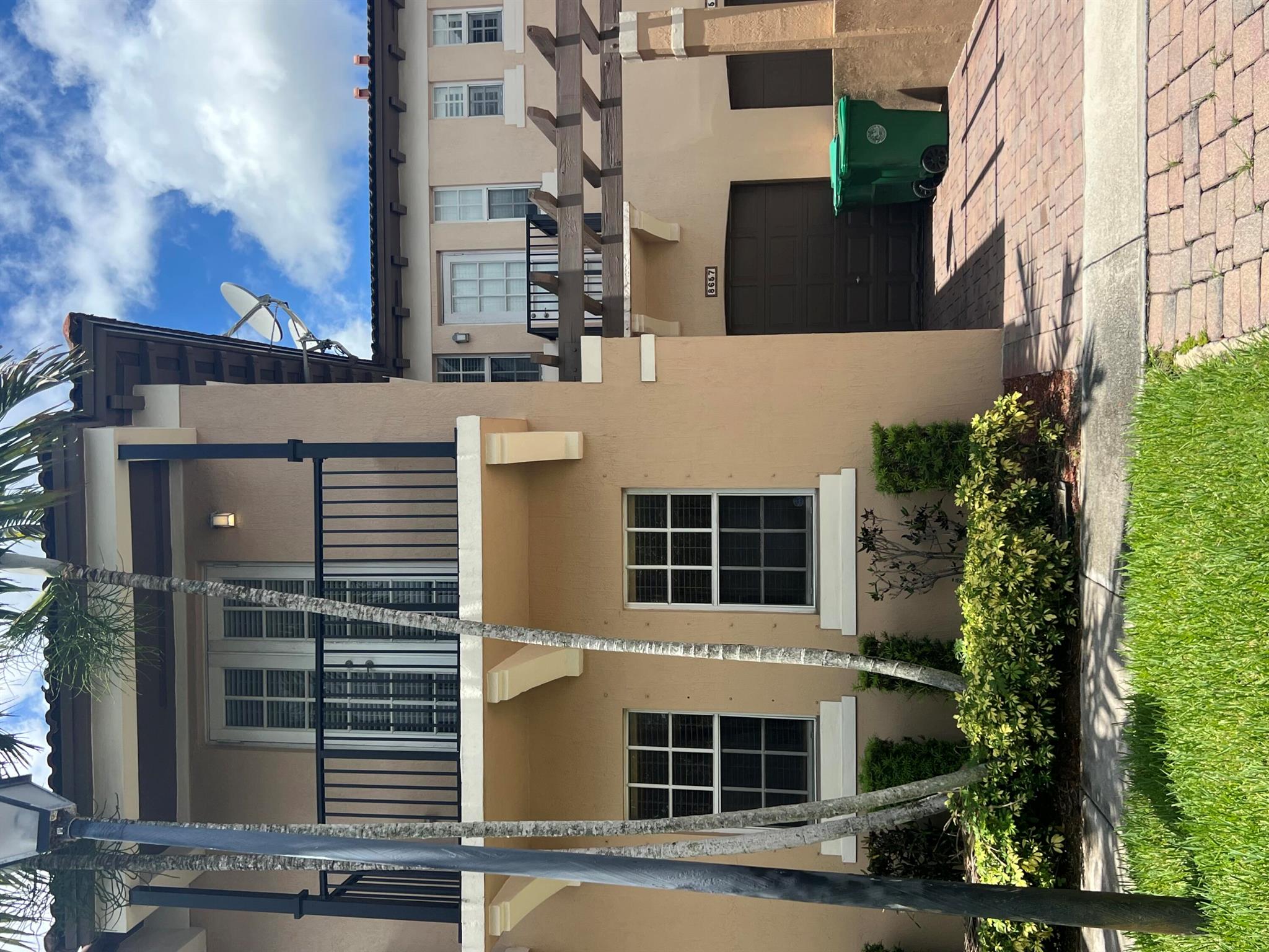 Beautifully remodeled 4/3 townhouse in Davie!!! -Excellent central location close to major highways, shopping, casinos, parks and schools. -All brand new appliances -No carpet, wood and tile! -Downstairs private suite -Fenced backyard -Designer finishes -Spacious built out closets -High ceilings -2 Balconies -Live in a community with resort style amenities Too many upgrades and features to list, for more details schedule your showing today!!!!