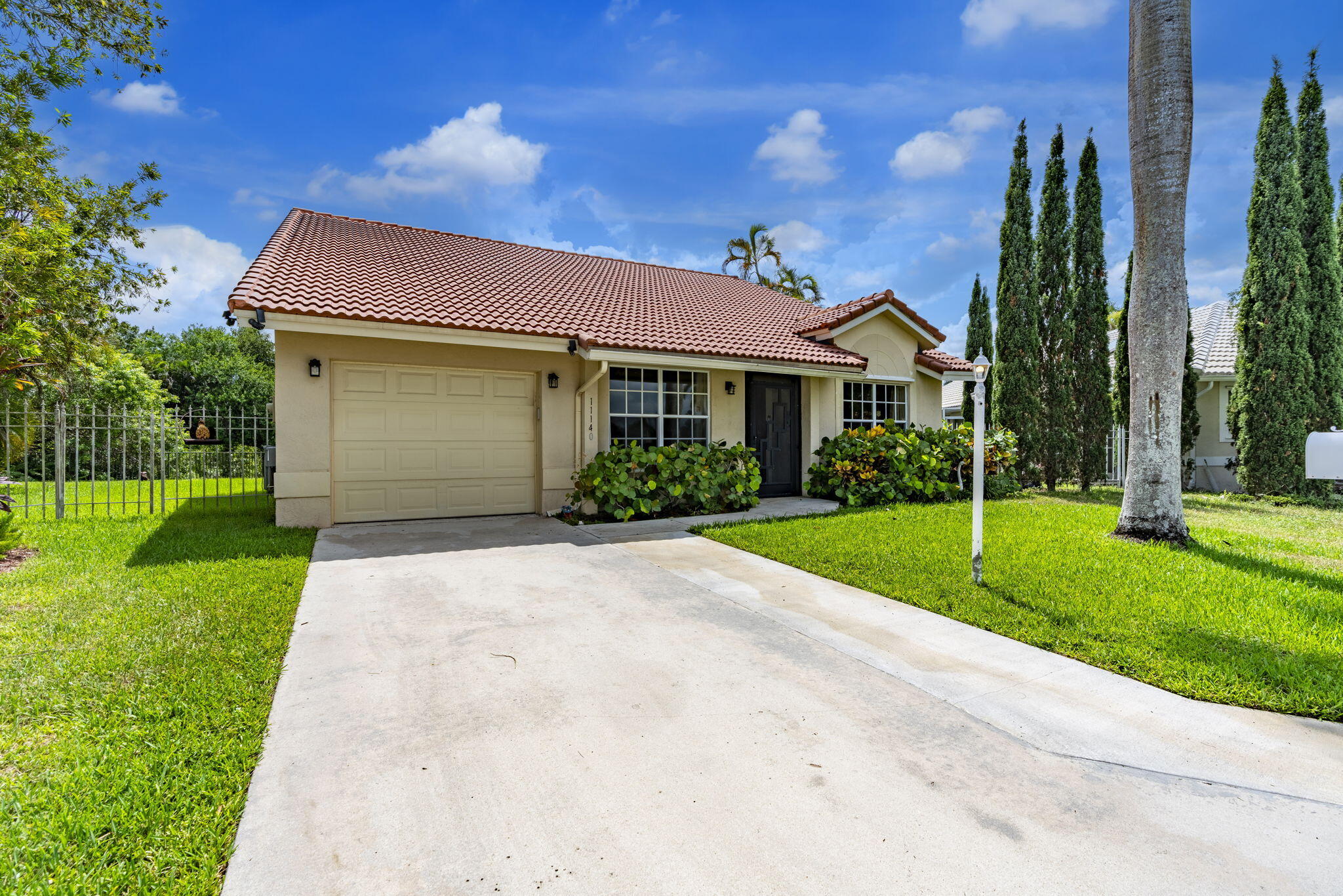 11140 LAKEAIRE Circle