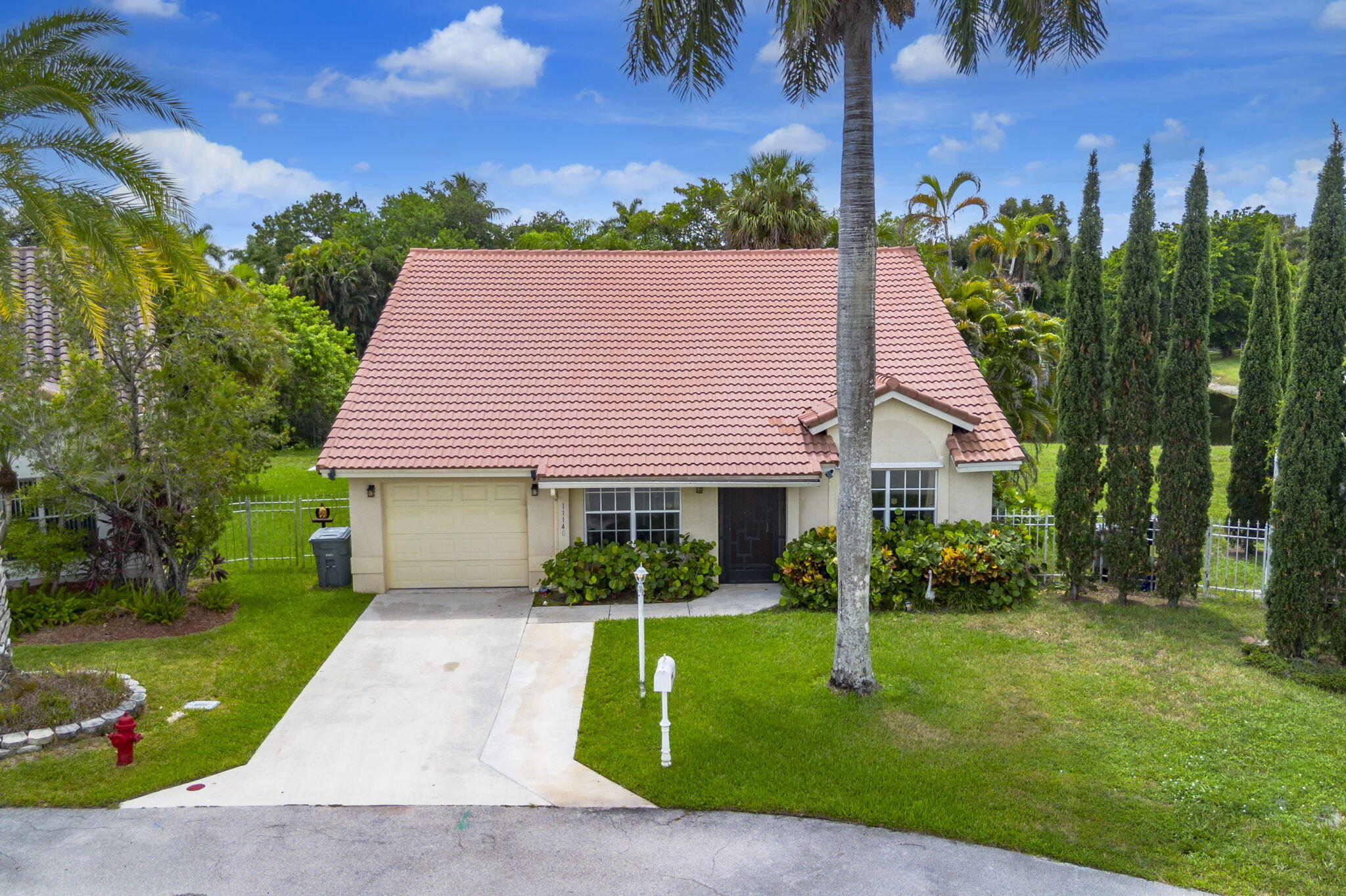 11140 LAKEAIRE Circle