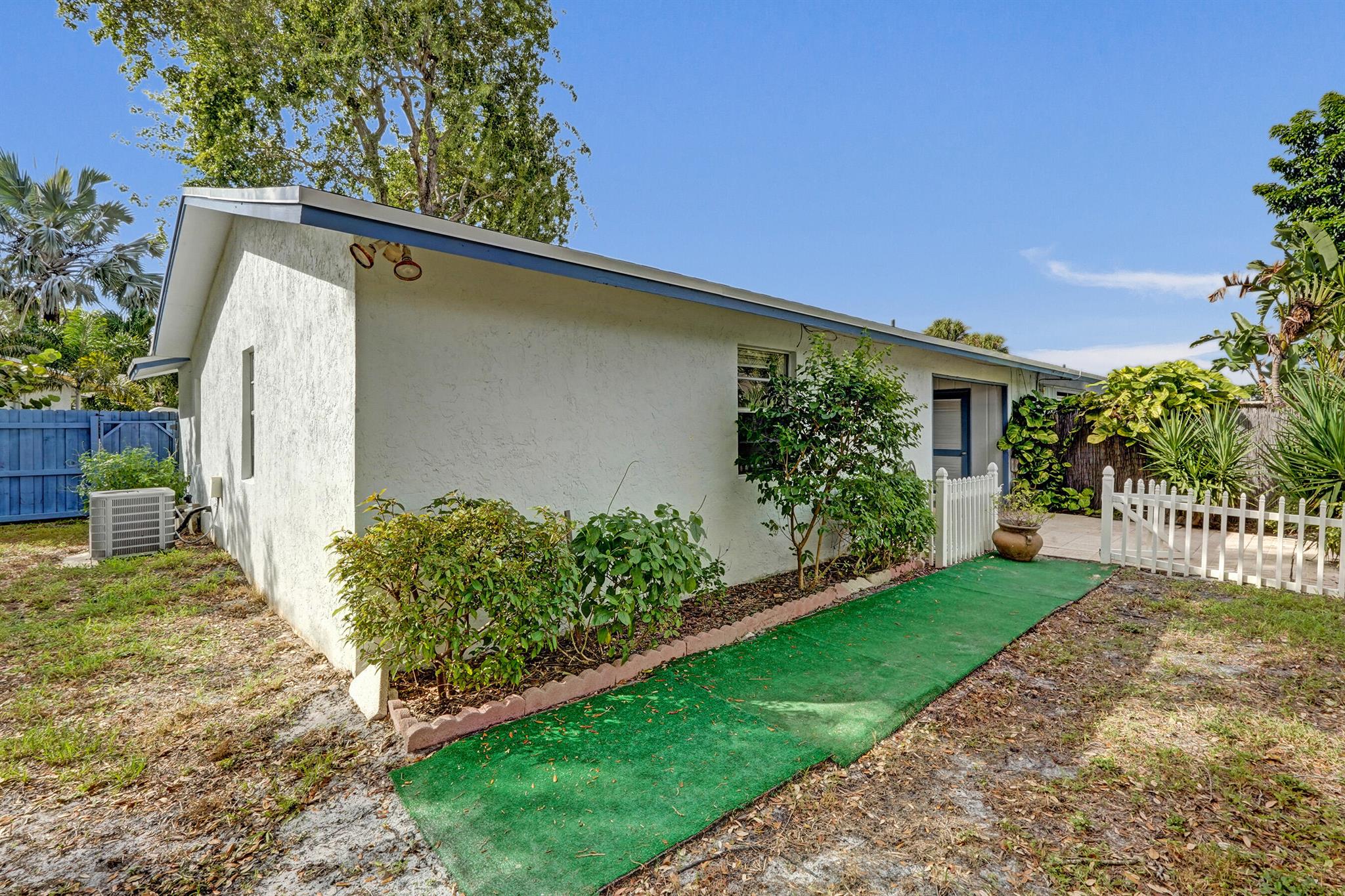 PARKWAY VILLAGE - Residential