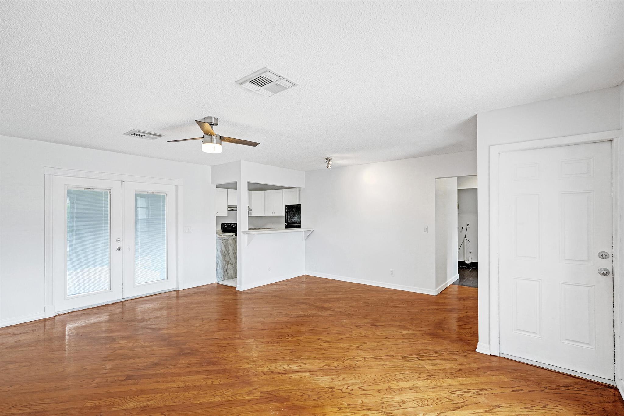 PARKWAY VILLAGE - Residential