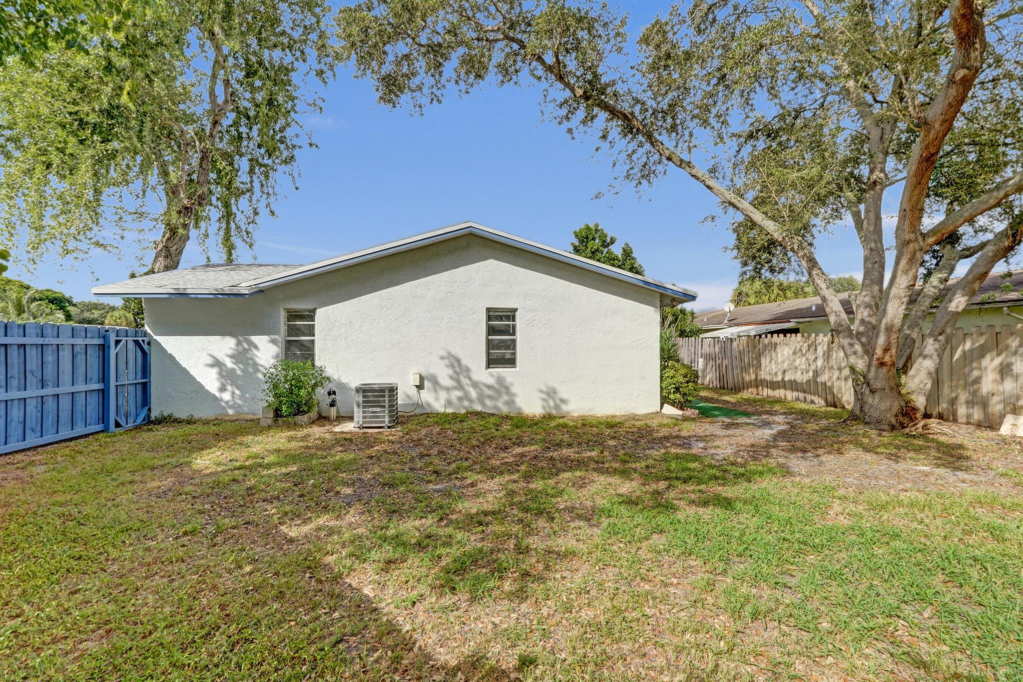 PARKWAY VILLAGE - Residential