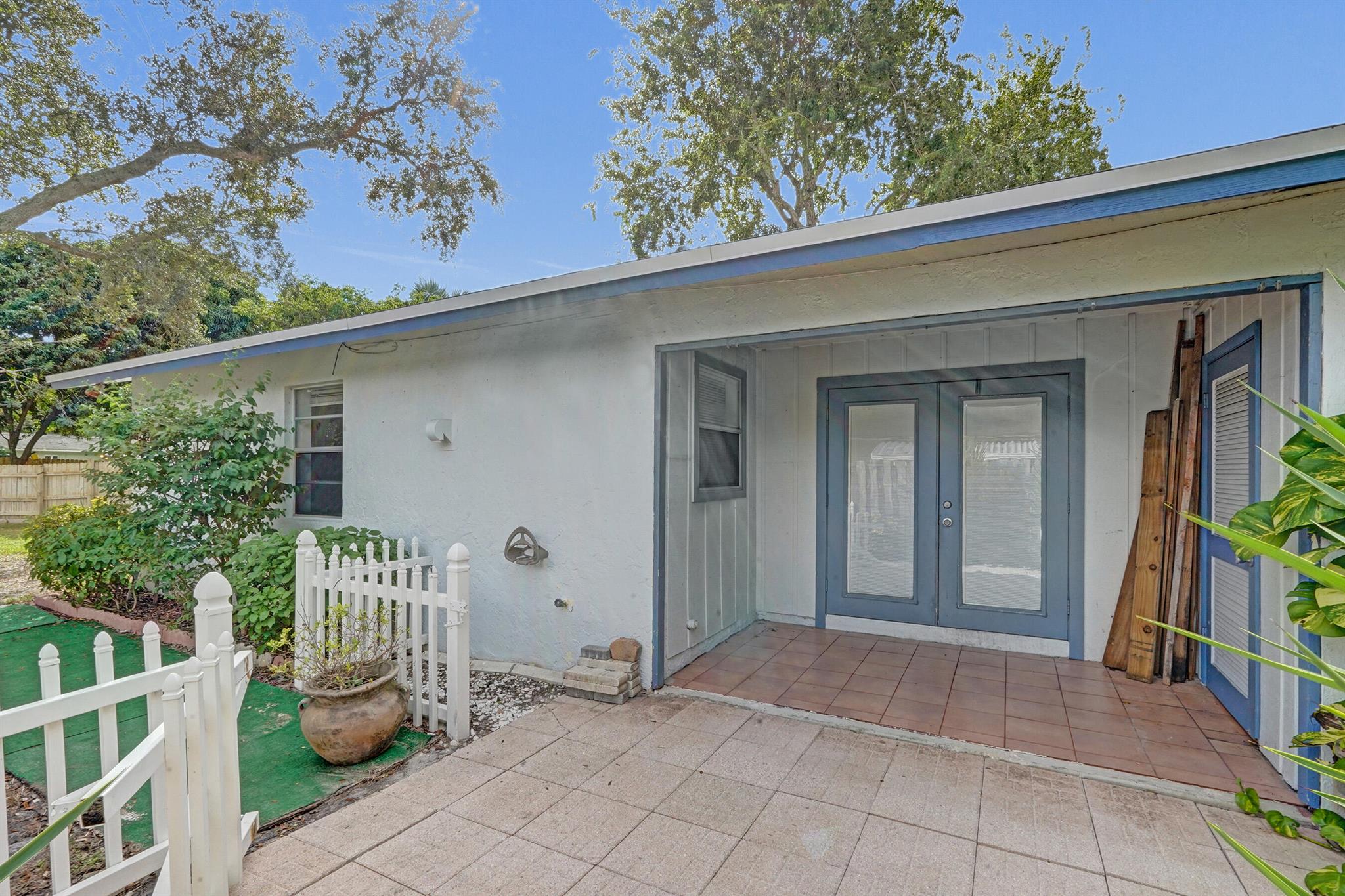 PARKWAY VILLAGE - Residential