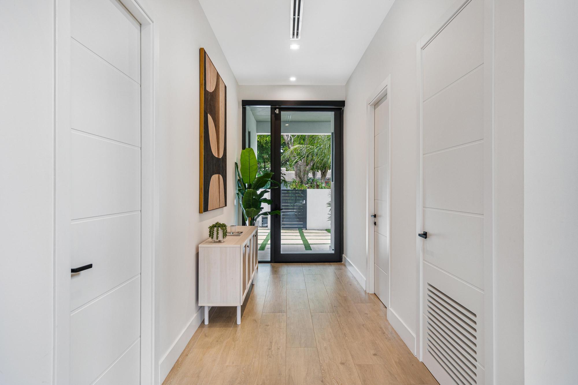 719 N Victoria Park Road