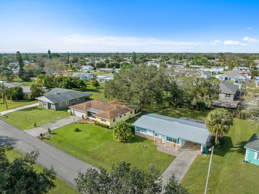 Photo of 775 Lomas Street, Fort Pierce, FL 34950 (MLS # R10946788)