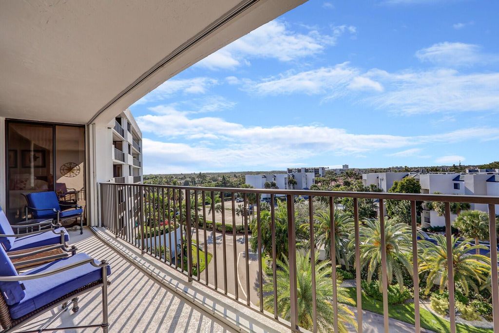 Photo of 1300 S Highway A1a #424, Jupiter, FL 33477 (MLS # R11133694)