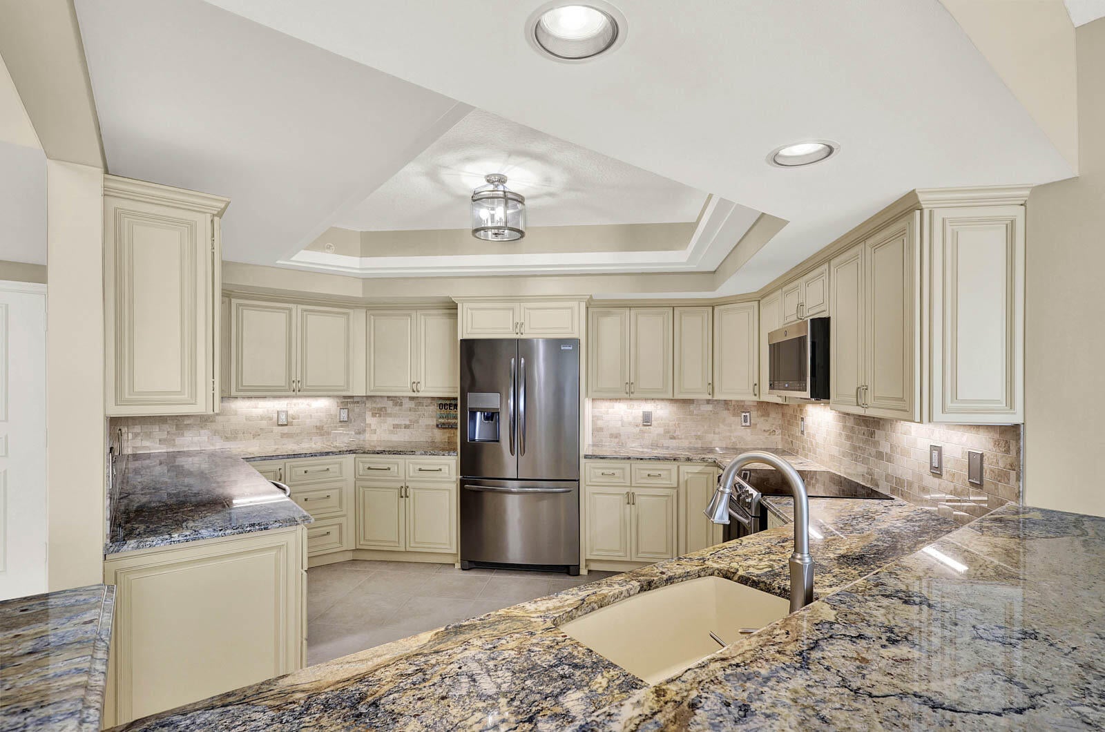 8600 S OCEAN Drive 1105