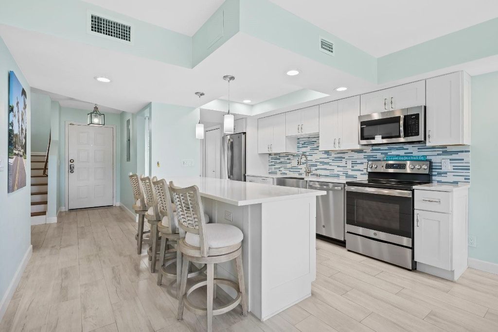 Photo of 1111 George Bush Boulevard #G, Delray Beach, FL 33483 (MLS # F10445881)