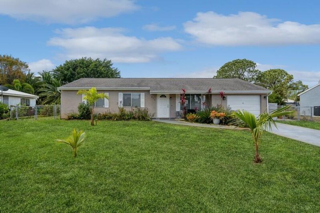 Photo of 873 SW Belmont Circle, Port St Lucie, FL 34953 (MLS # R10881313)