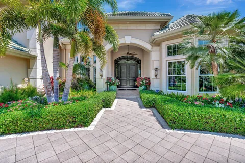 7701 SE Manhasset Place, Hobe Sound, FL MLS: R11088877