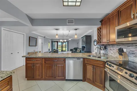 960 NW 45th St Unit B3, Deerfield Beach, FL MLS: F10447170