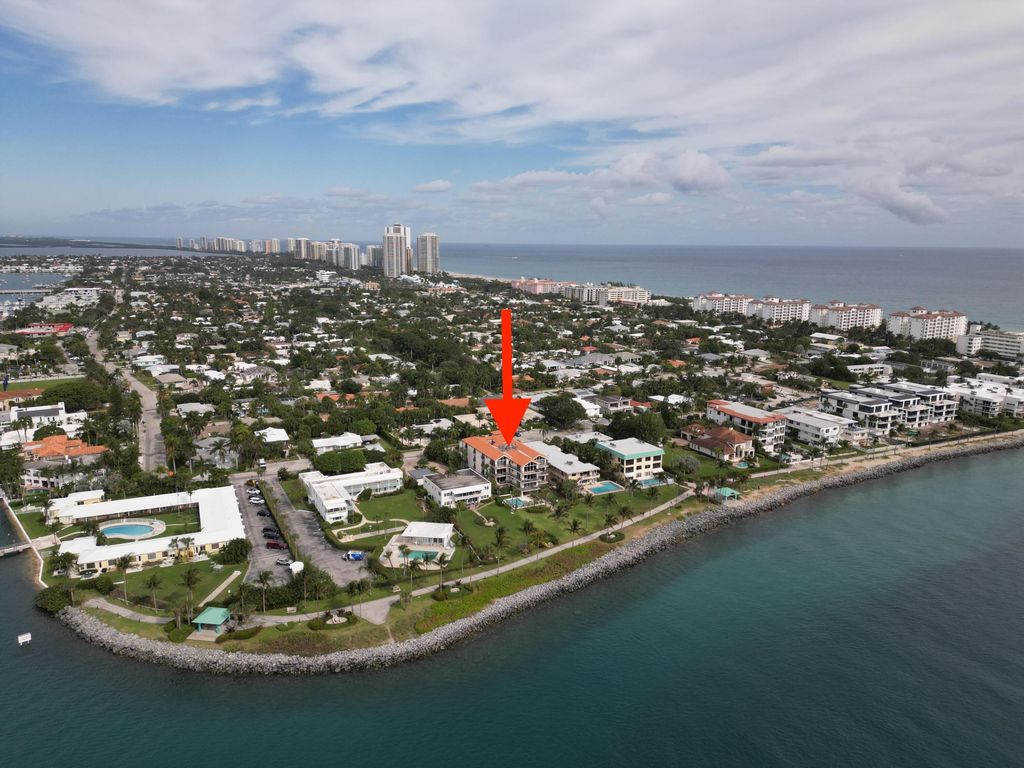 Photo of 314 Inlet Way #102, Palm Beach Shores, FL 33404 (MLS # R10939317)