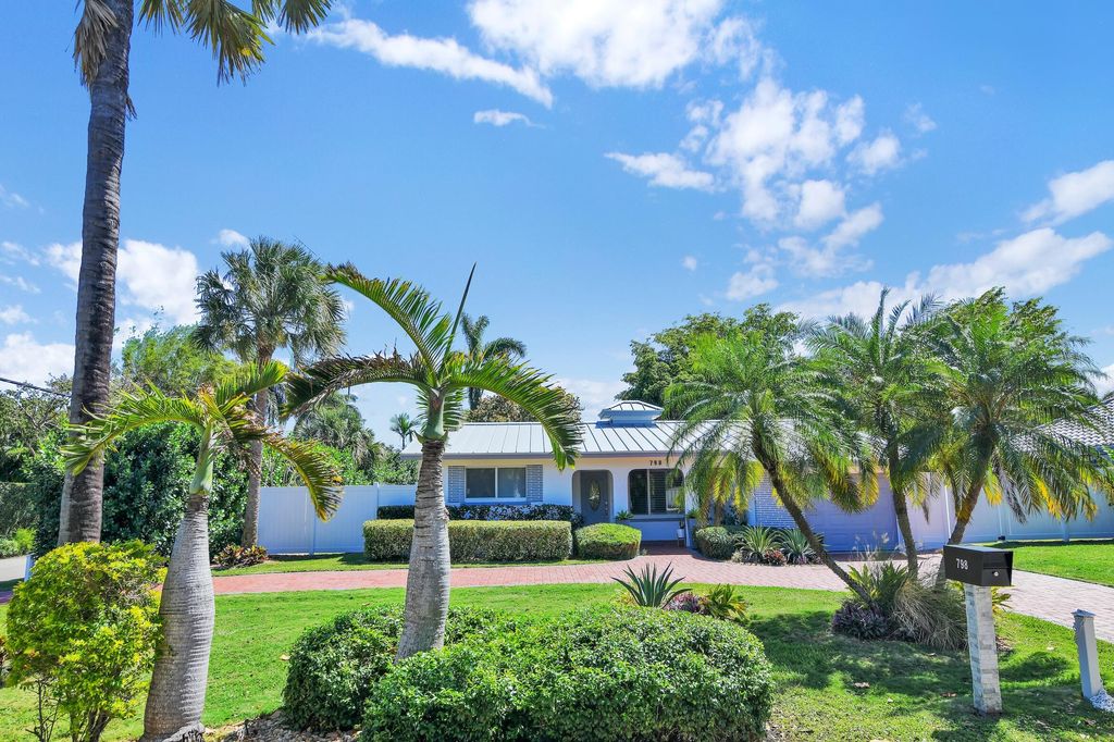 Photo of 798 E Boca Raton Road, Boca Raton, FL 33432 (MLS # B26006166)