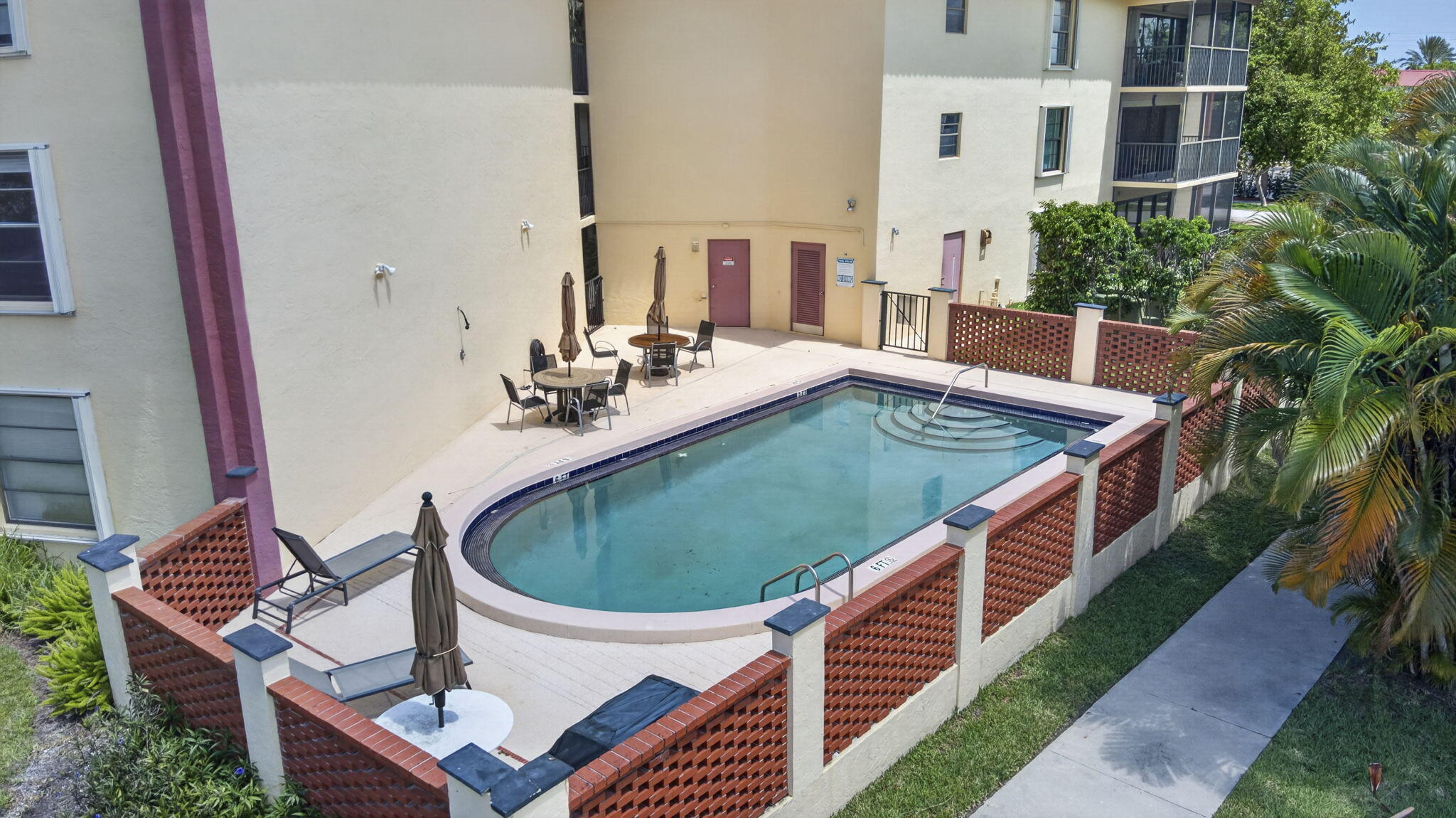 SOUTHWIND CIRCLE CONDO - Residential