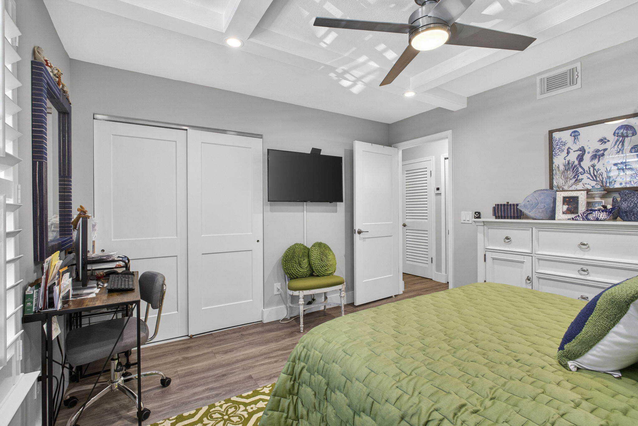 SOUTHWIND CIRCLE CONDO - Residential