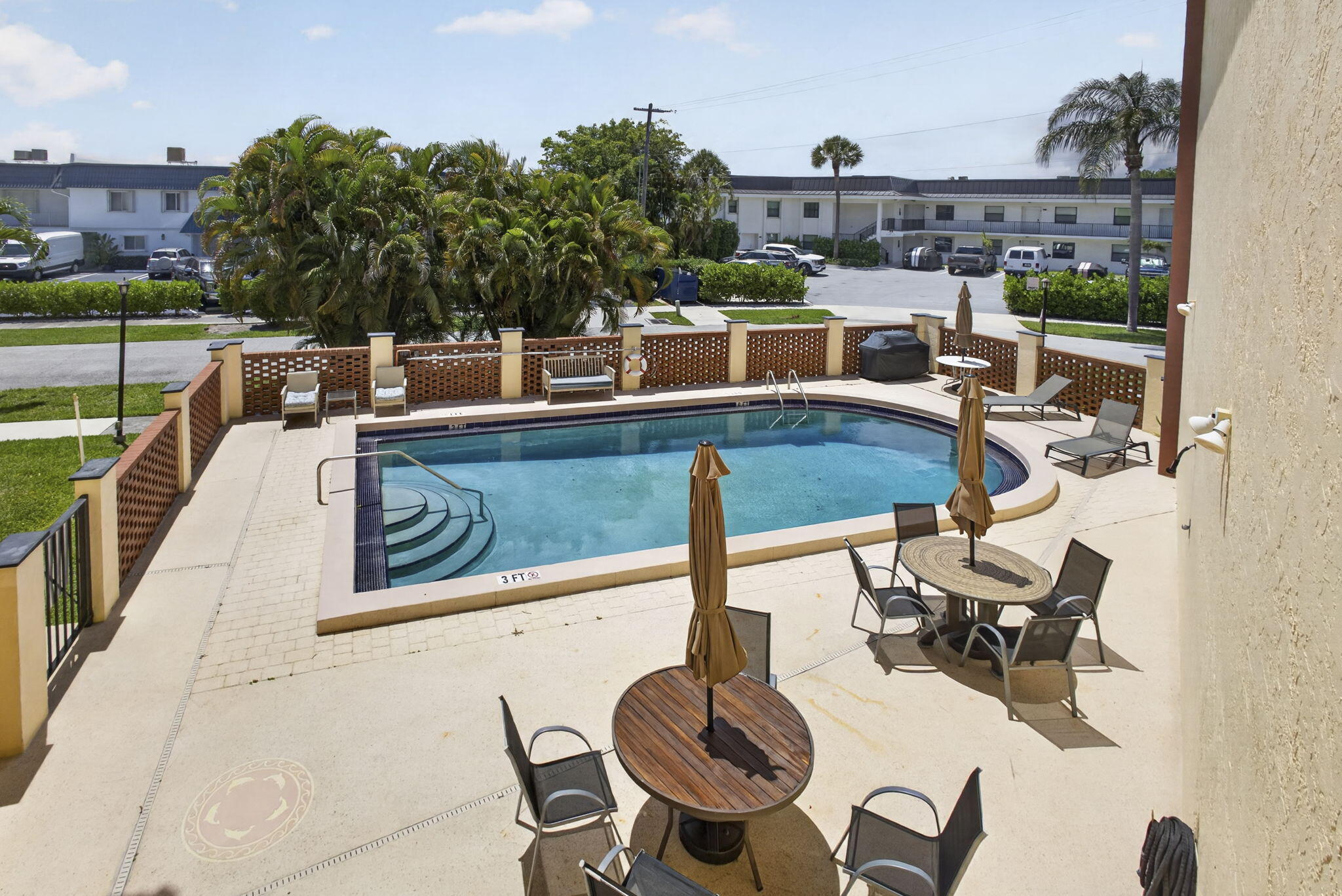 SOUTHWIND CIRCLE CONDO - Residential