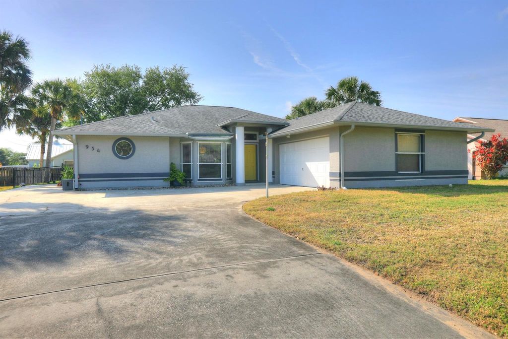 Photo of 954 Crown Street, Sebastian, FL 32958 (MLS # R11074879)