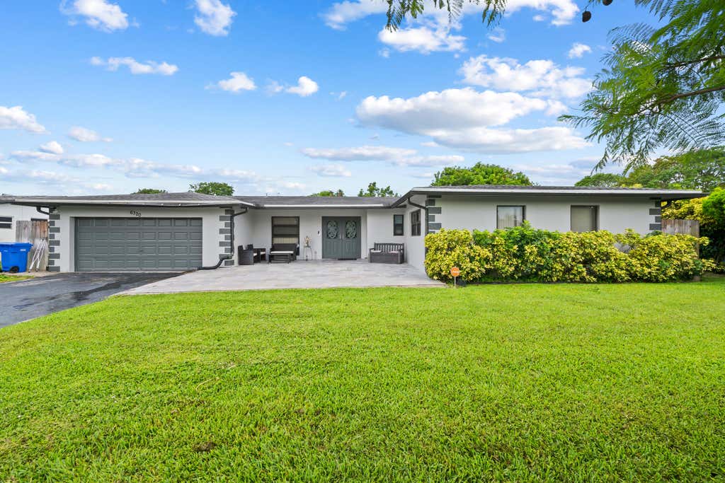 Photo of 6320 SW 4TH Place, Margate, FL 33068 (MLS # B26065441)