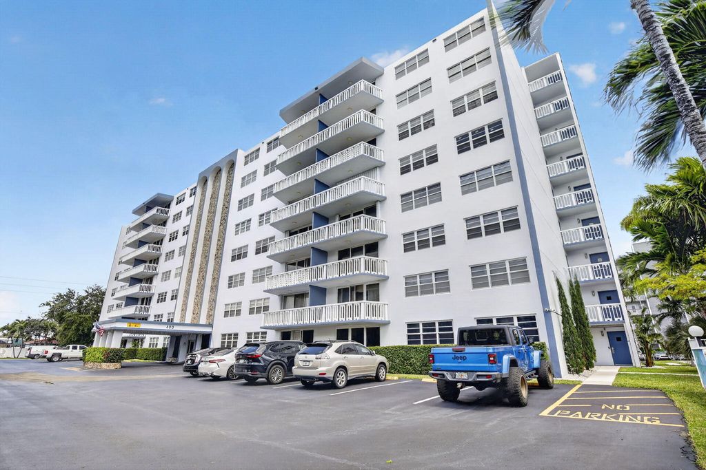 Photo of 400 NE 12th Avenue #405, Hallandale Beach, FL 33009 (MLS # B26014742)