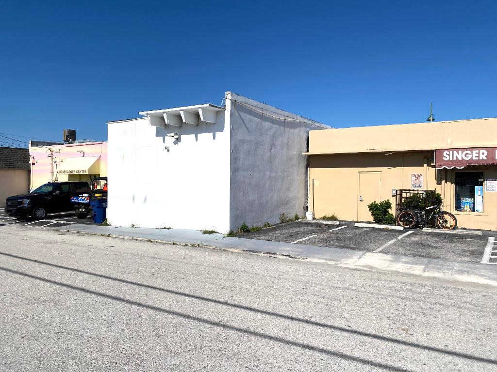 1237 E Blue Heron Boulevard