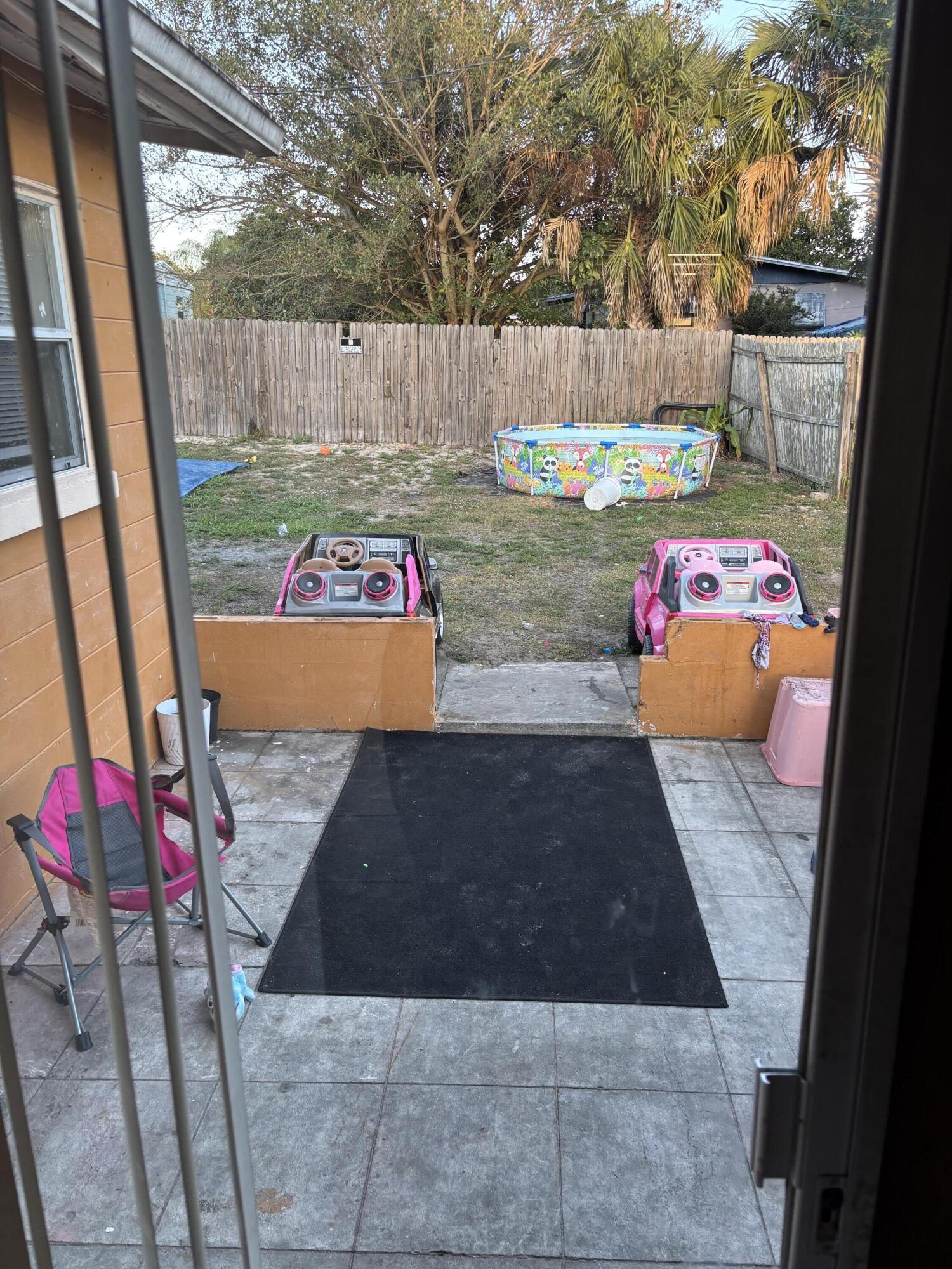 WHISPERING PALMS UNIT 4 - Residential