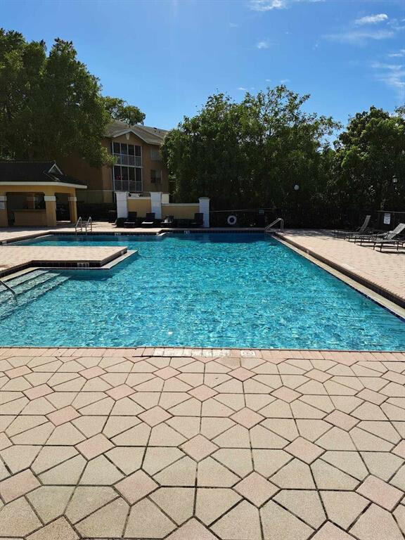 WINDWARD LAKES CONDO - Residential