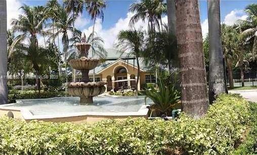 WINDWARD LAKES CONDO - Residential