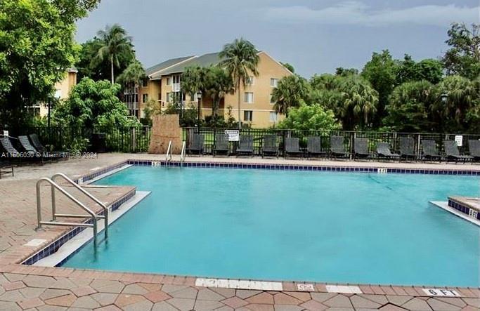 WINDWARD LAKES CONDO - Residential