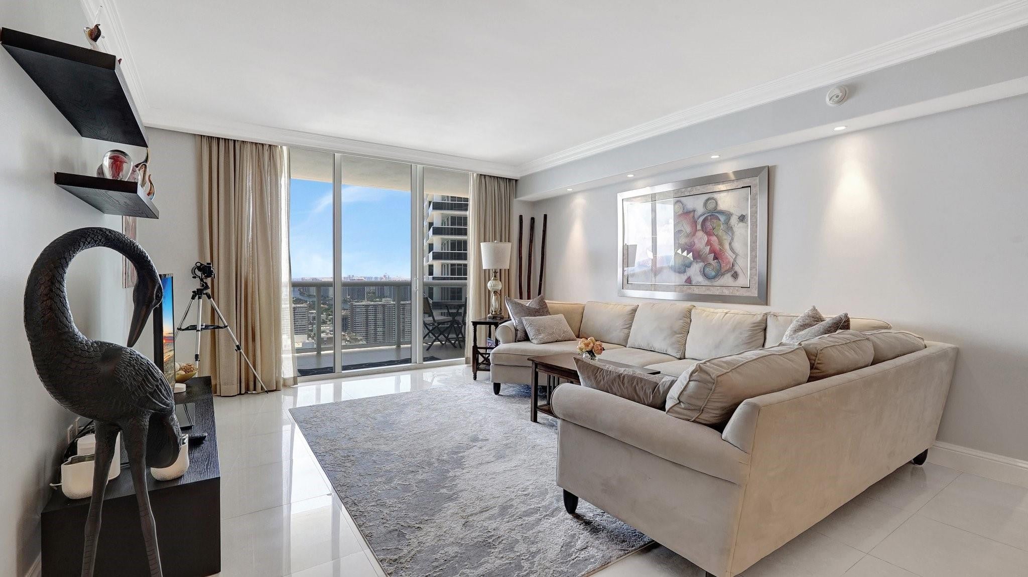 1830 S Ocean Drive 3703