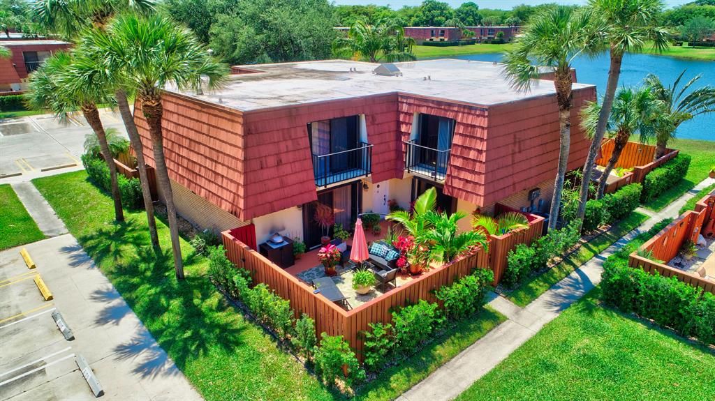 Photo of 126 Live Oak Lane, Boynton Beach, FL 33436 (MLS # R10708256)