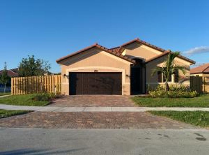 Cozy and cute, 3 bedroom/2 bath home in beautiful Lake Victoria community, really close to shopping areas and Turnpike. Opportunity knocks on this home. It will sell fast!!! Estimated completion date is March 2015