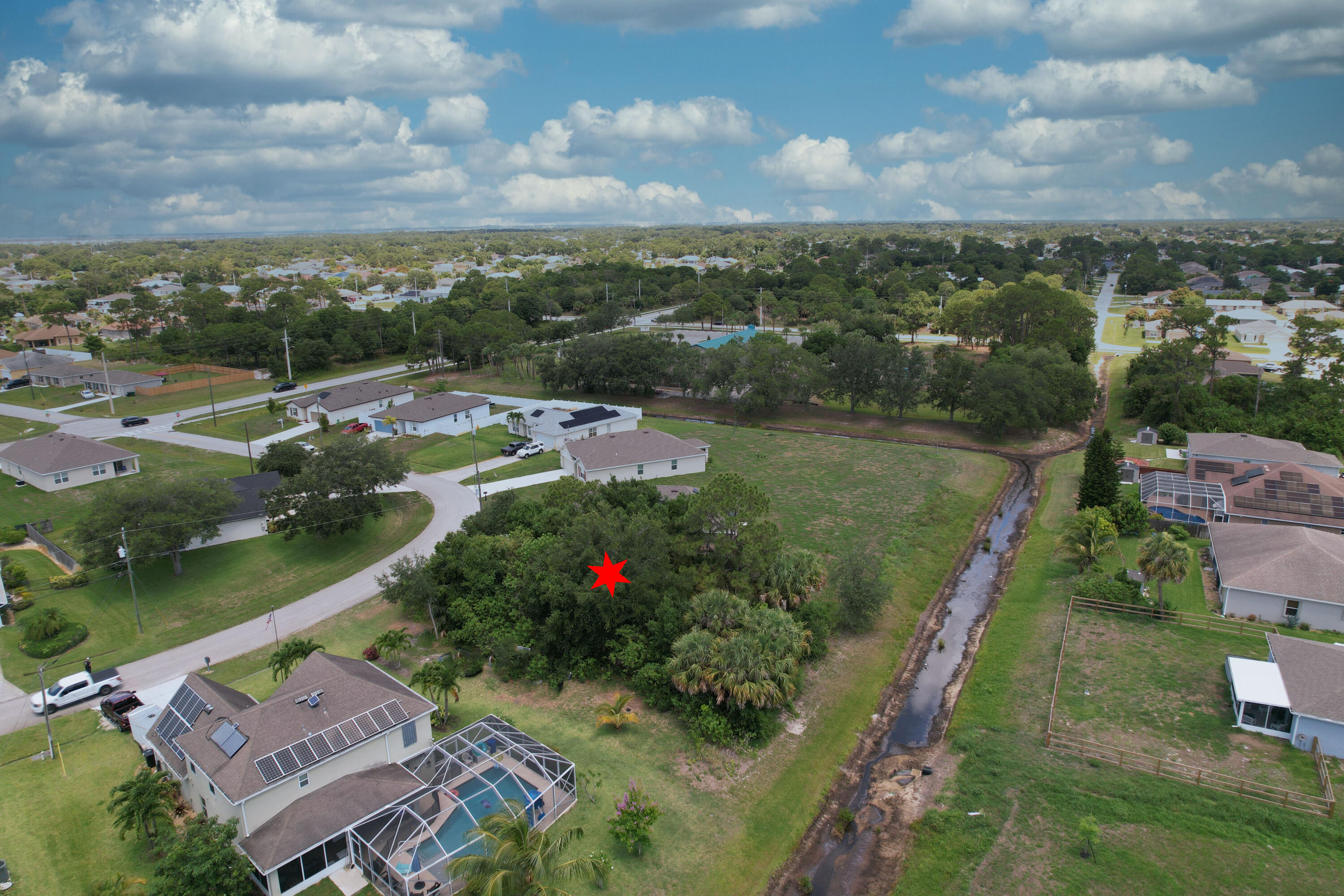 PORT ST LUCIE SECTION 33 - Land