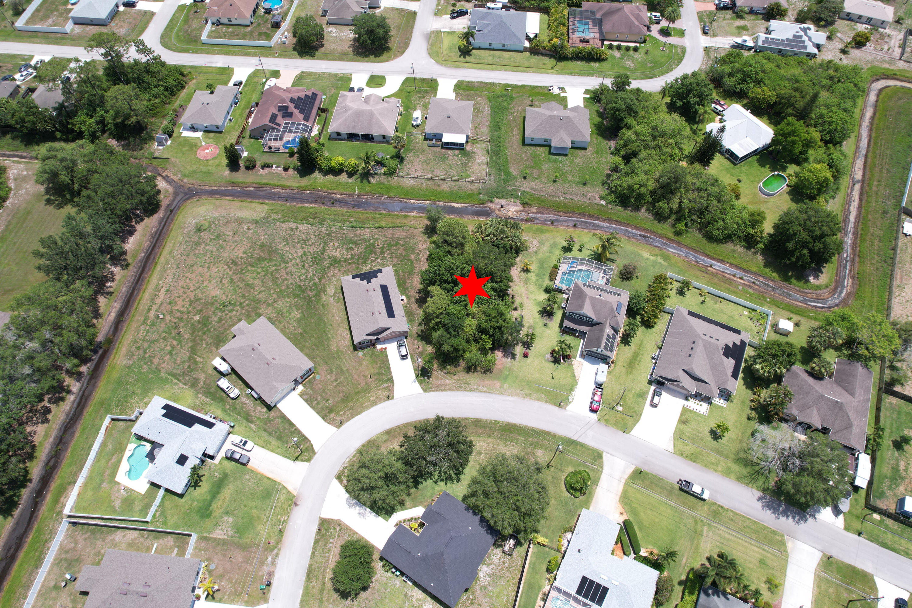 PORT ST LUCIE SECTION 33 - Land