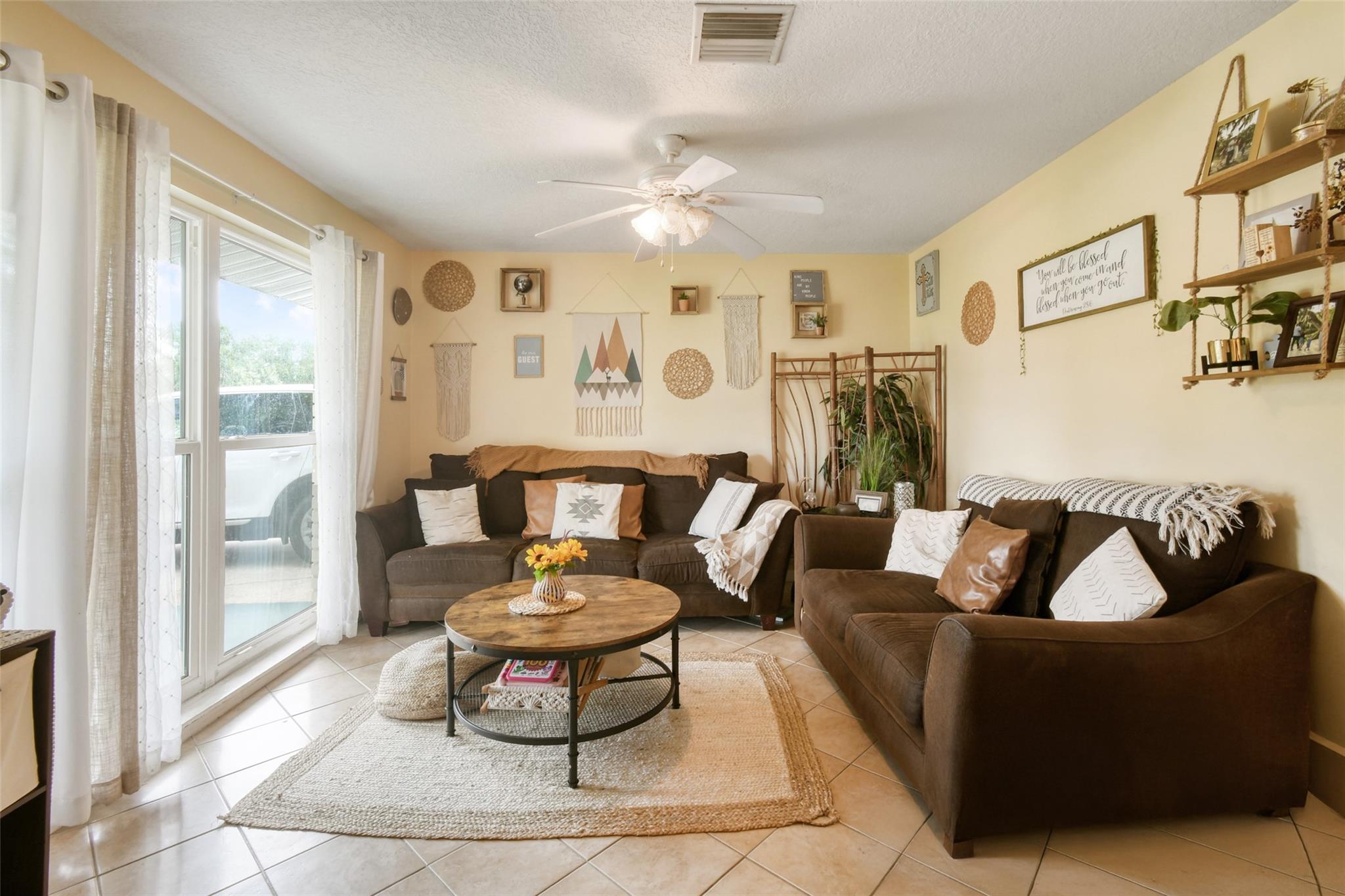118 SW Ray Avenue, Port St Lucie, FL, 34983/$274,000 2 118 SW Ray Avenue