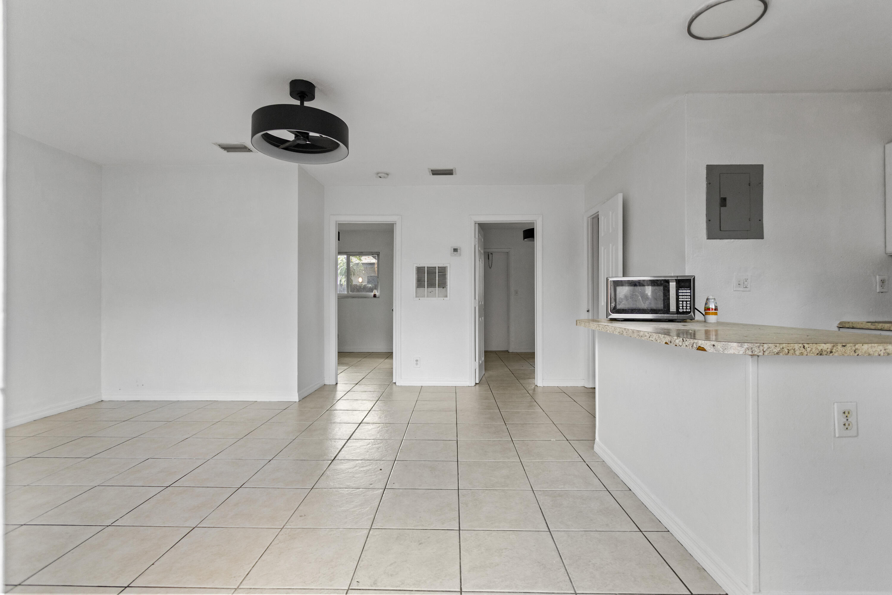 RIVERSIDE - Residential Lease