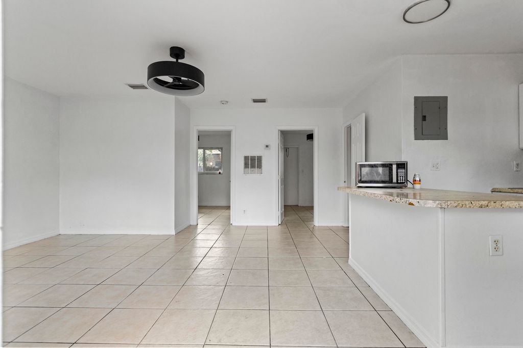 Photo of 709 SW 13th Avenue #3, Fort Lauderdale, FL 33312 (MLS # B26000393)