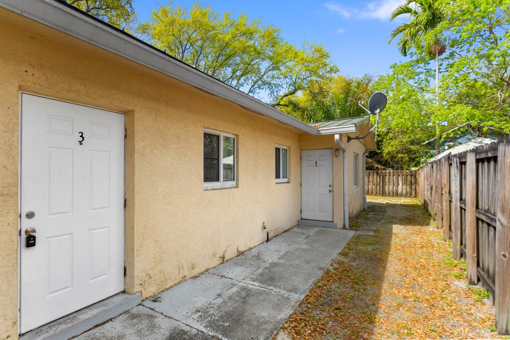 Photo of 709 SW 13th Ave #3, Fort Lauderdale, FL 33312 (MLS # B26000393)