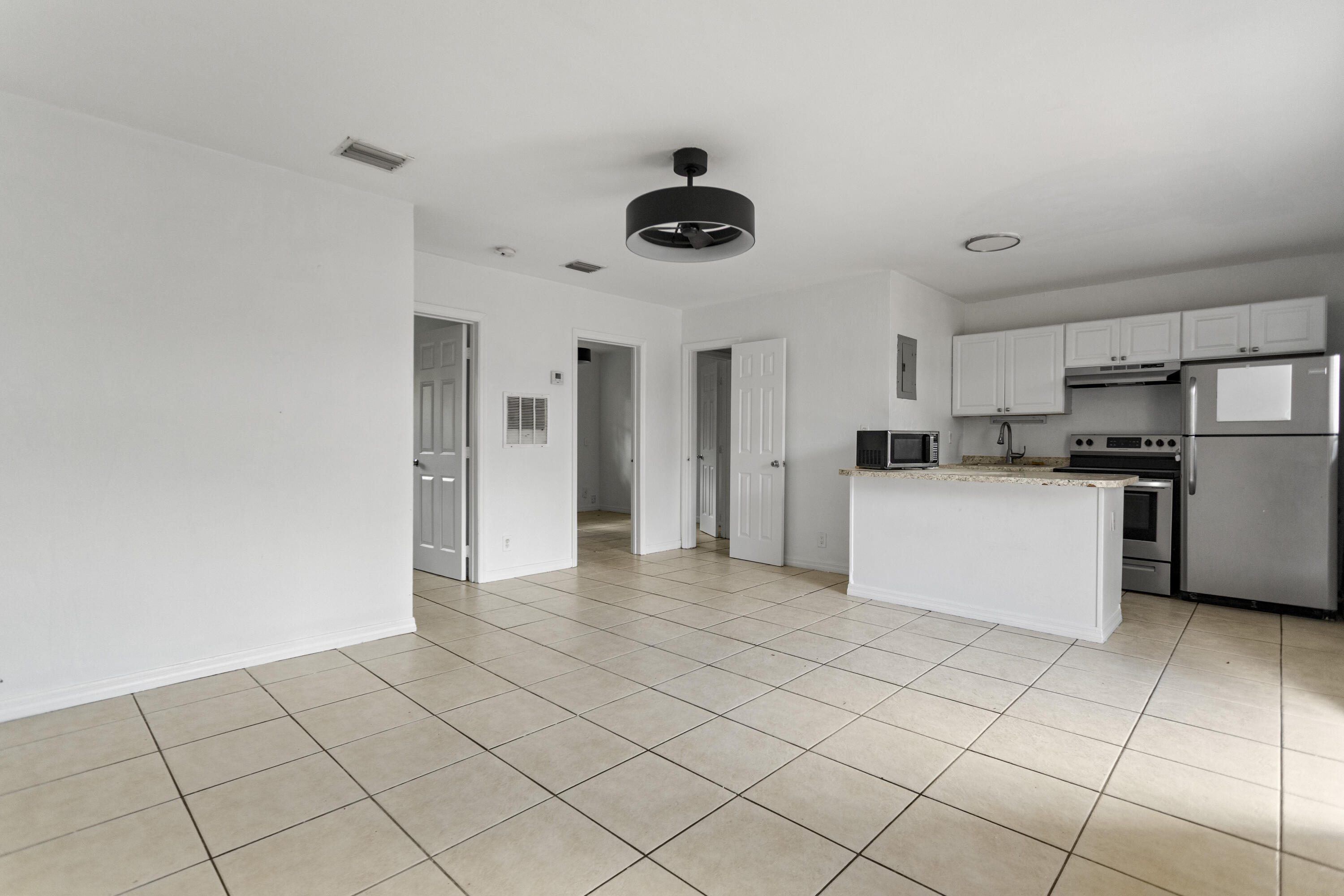 RIVERSIDE - Residential Lease