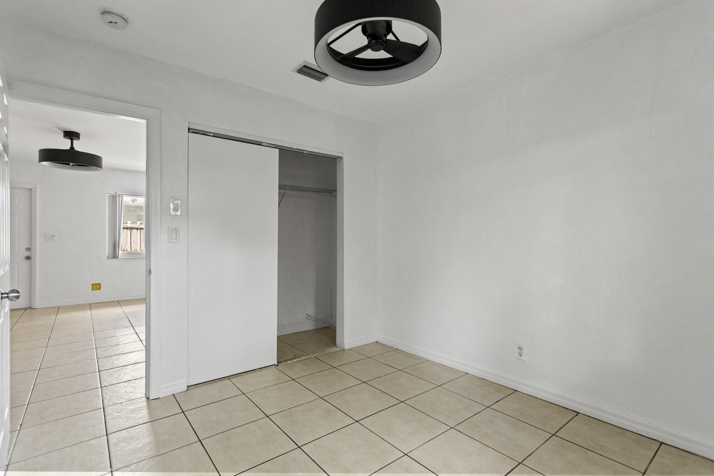 RIVERSIDE - Residential Lease