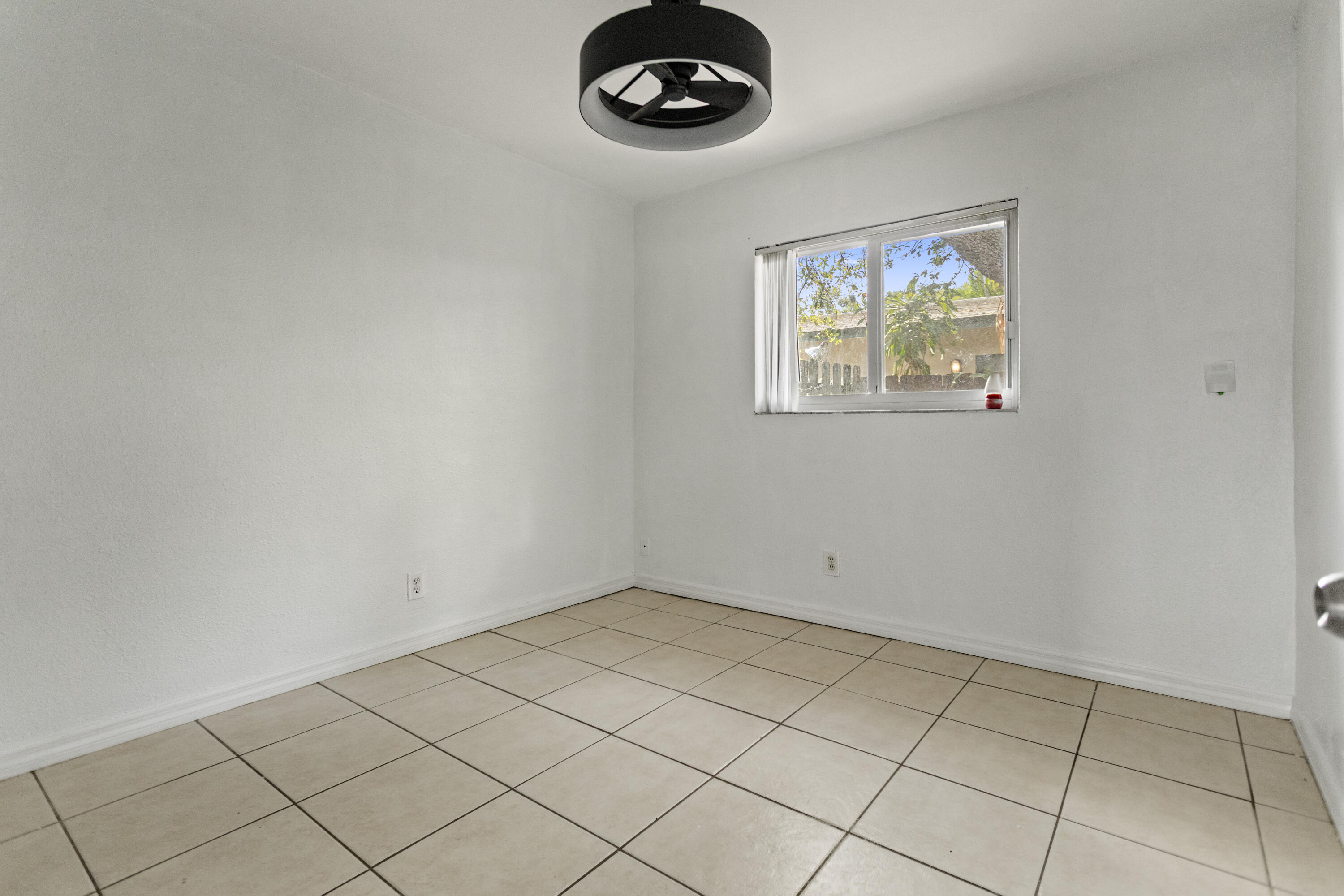 RIVERSIDE - Residential Lease