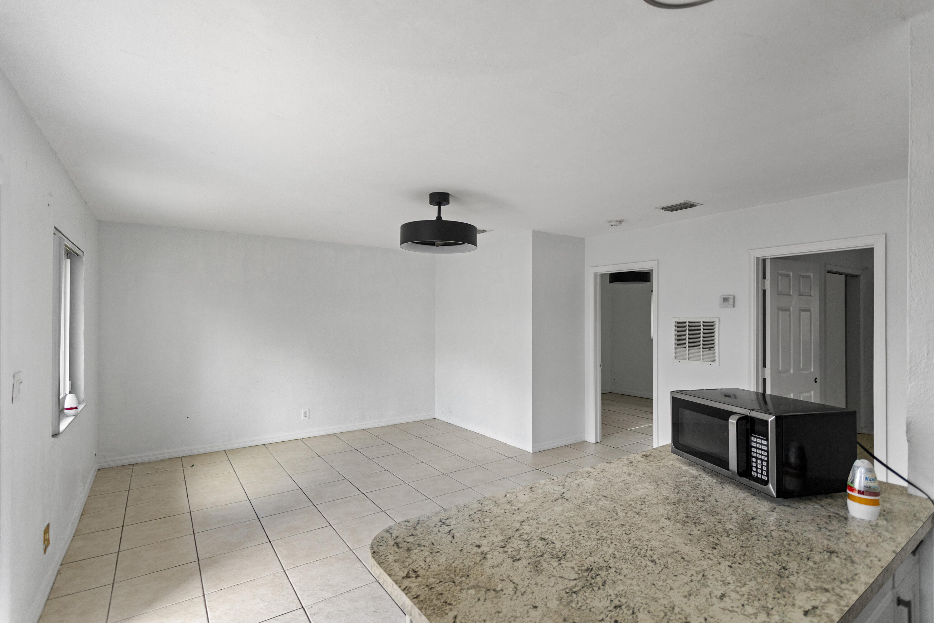 RIVERSIDE - Residential Lease