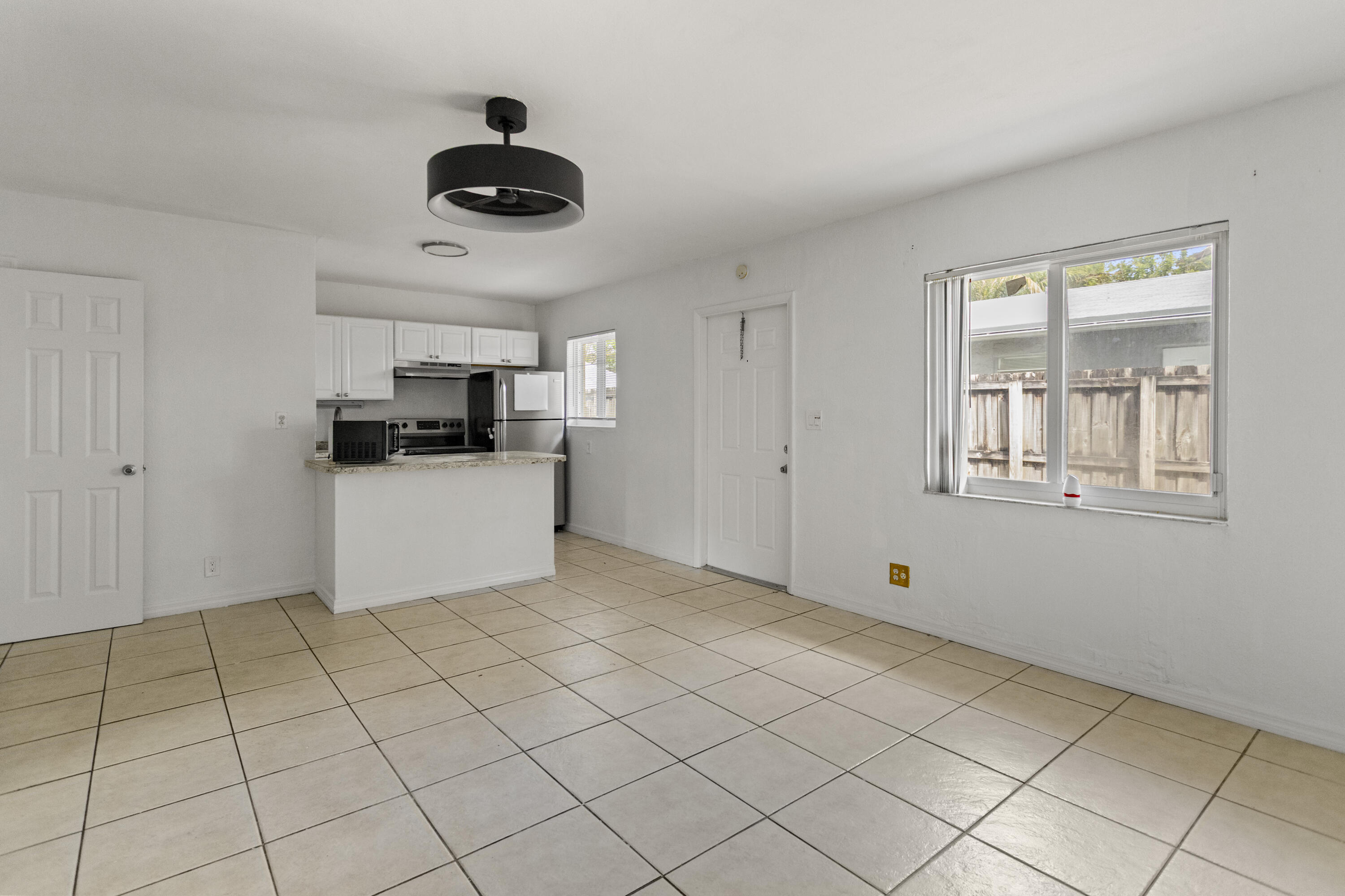 RIVERSIDE - Residential Lease