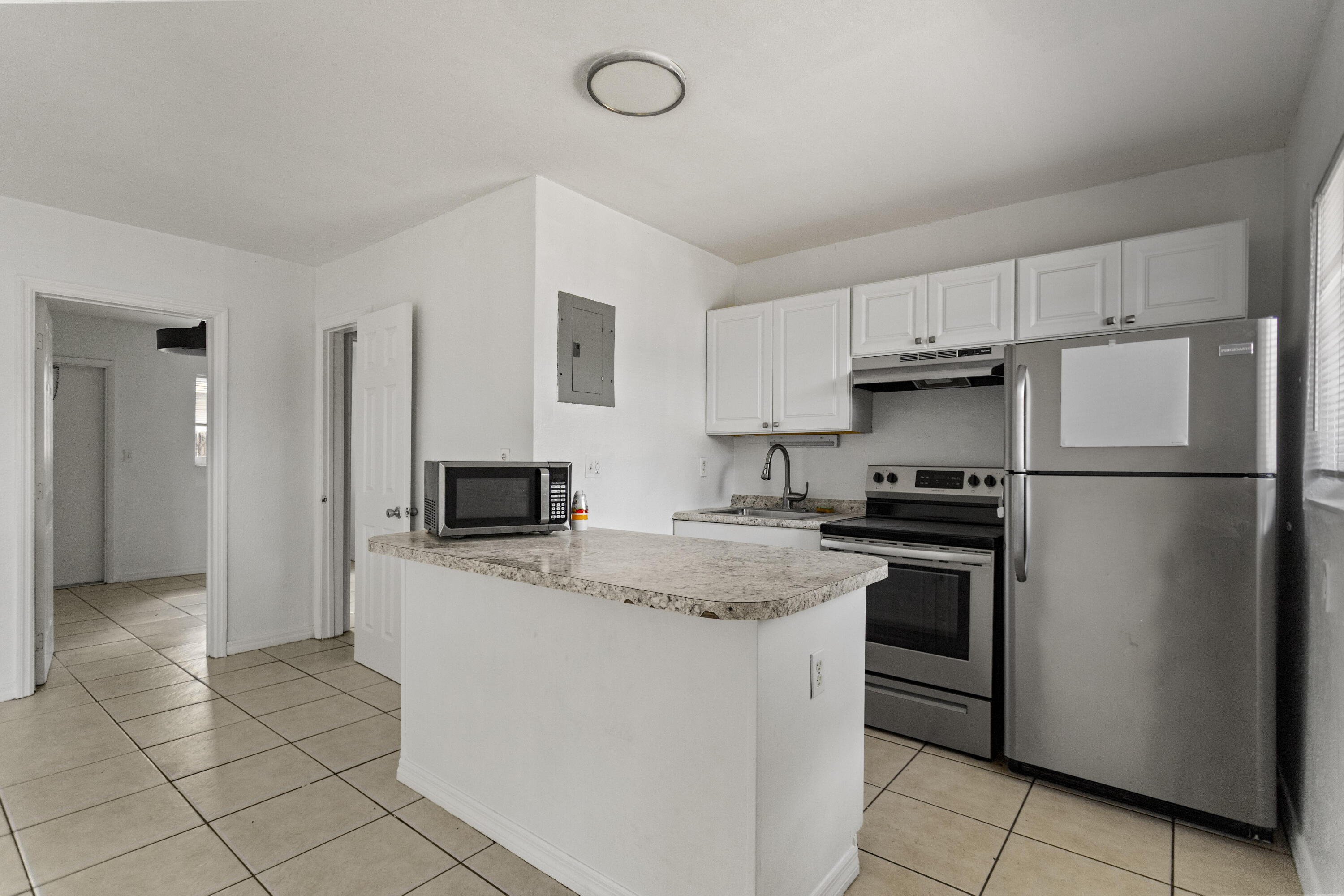 RIVERSIDE - Residential Lease