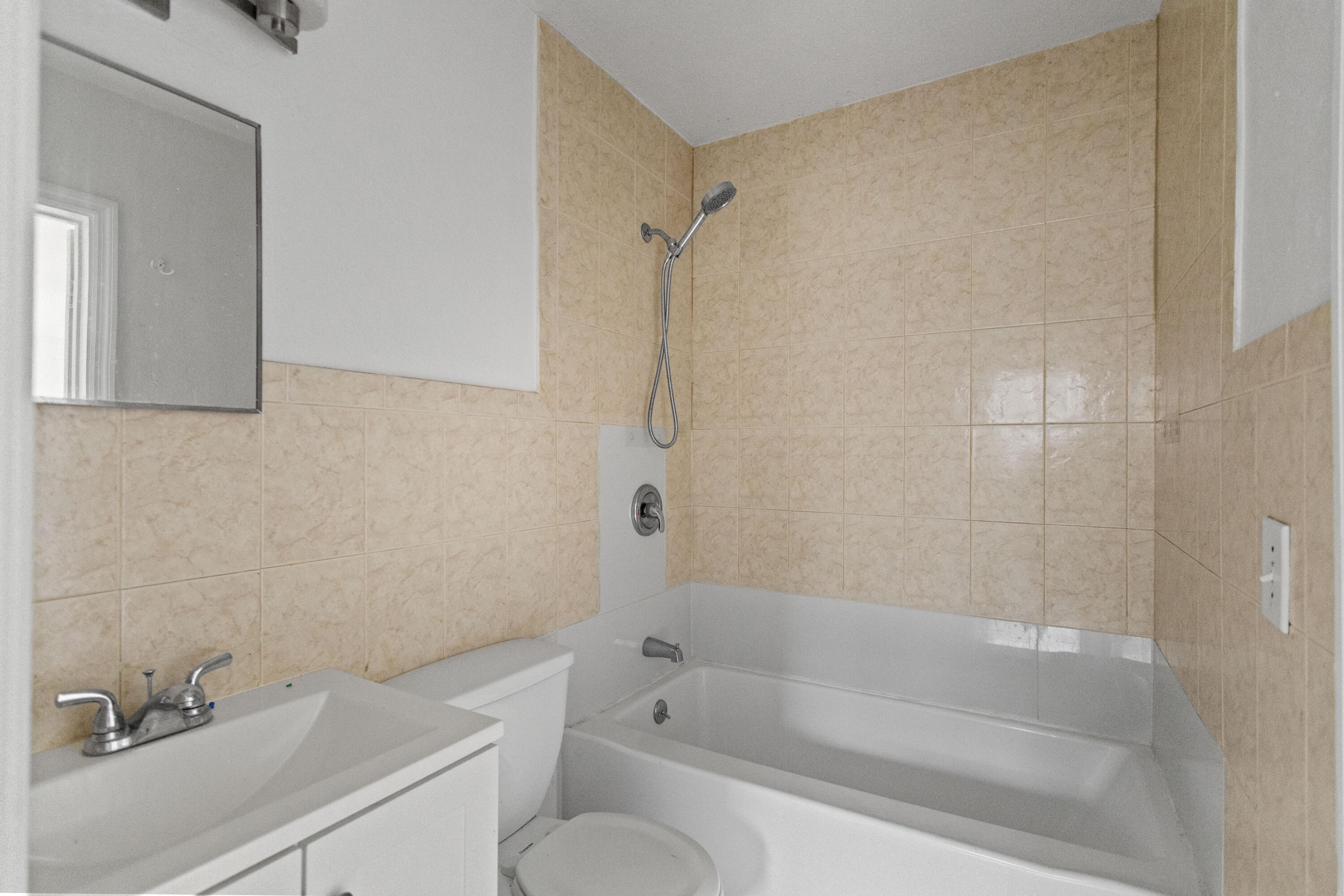 RIVERSIDE - Residential Lease