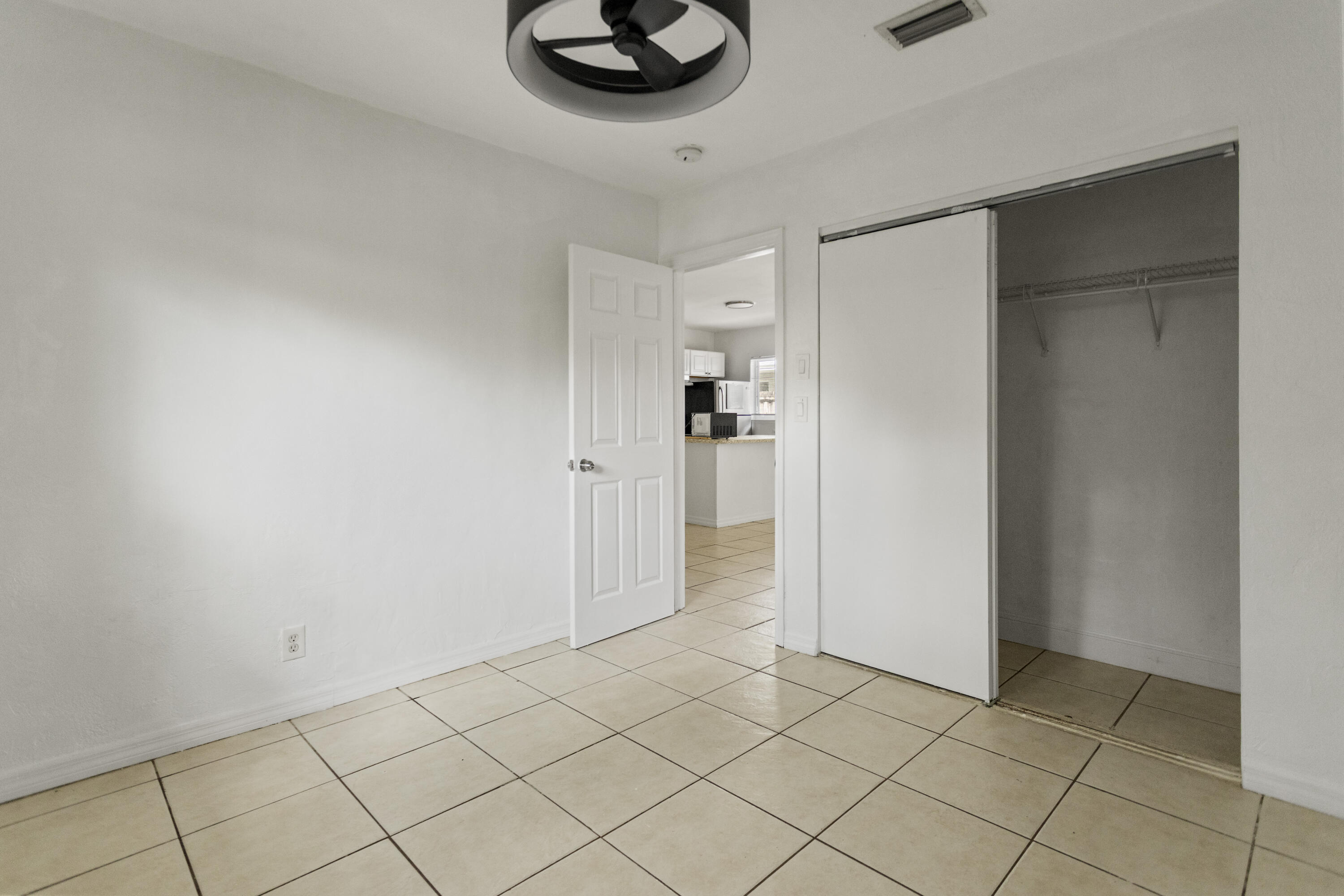 RIVERSIDE - Residential Lease