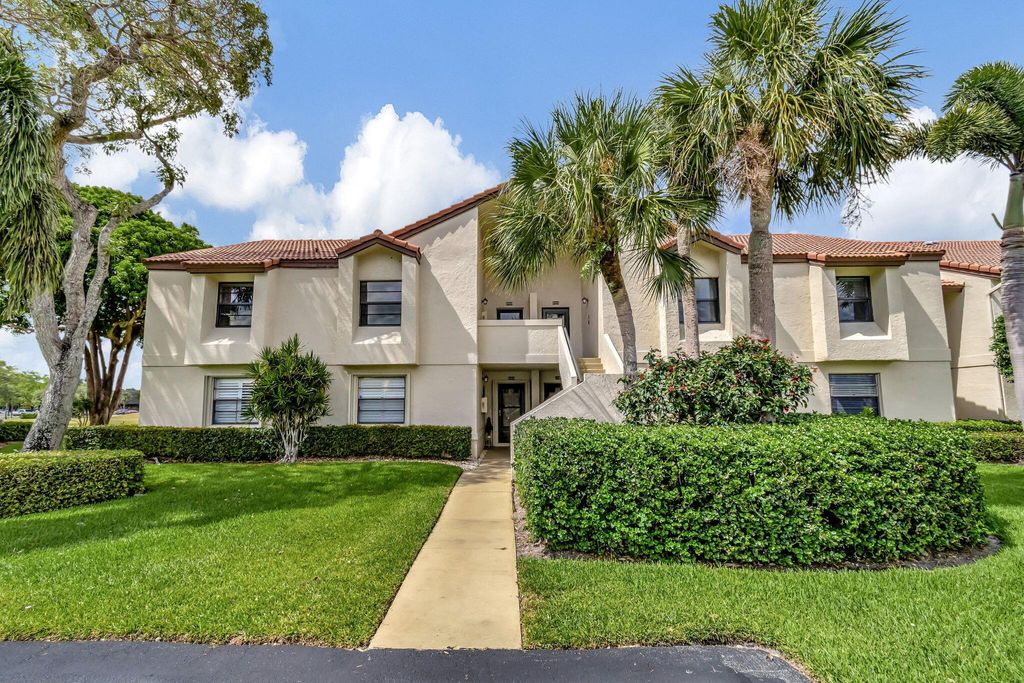 Photo of 5869 Parkwalk Drive, Boynton Beach, FL 33472 (MLS # R11134451)