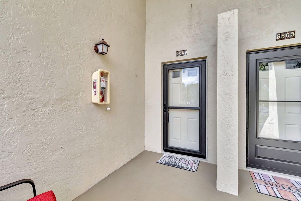 Photo of 5869 Parkwalk Drive, Boynton Beach, FL 33472 (MLS # R11134451)