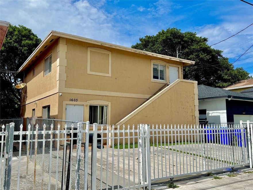Multi-family Investment Opportunity in Miami--with strong rental demand. 
Duplex, each offering 3 bedrooms and 2 bathrooms. Features include ceramic tile floors, big kitchen with beautiful cabinets, easy access bathrooms, ample closet space and in-unit laundry. Conveniently equipped with separate electric and water meters. The property is fully rented, generating consistent cash flow. Easy private parking in a gated property with separate back areas for outdoor enjoyment or potential improvements. Located near major highways, schools, and public transportation. A solid, turn-key opportunity for savvy investors!
