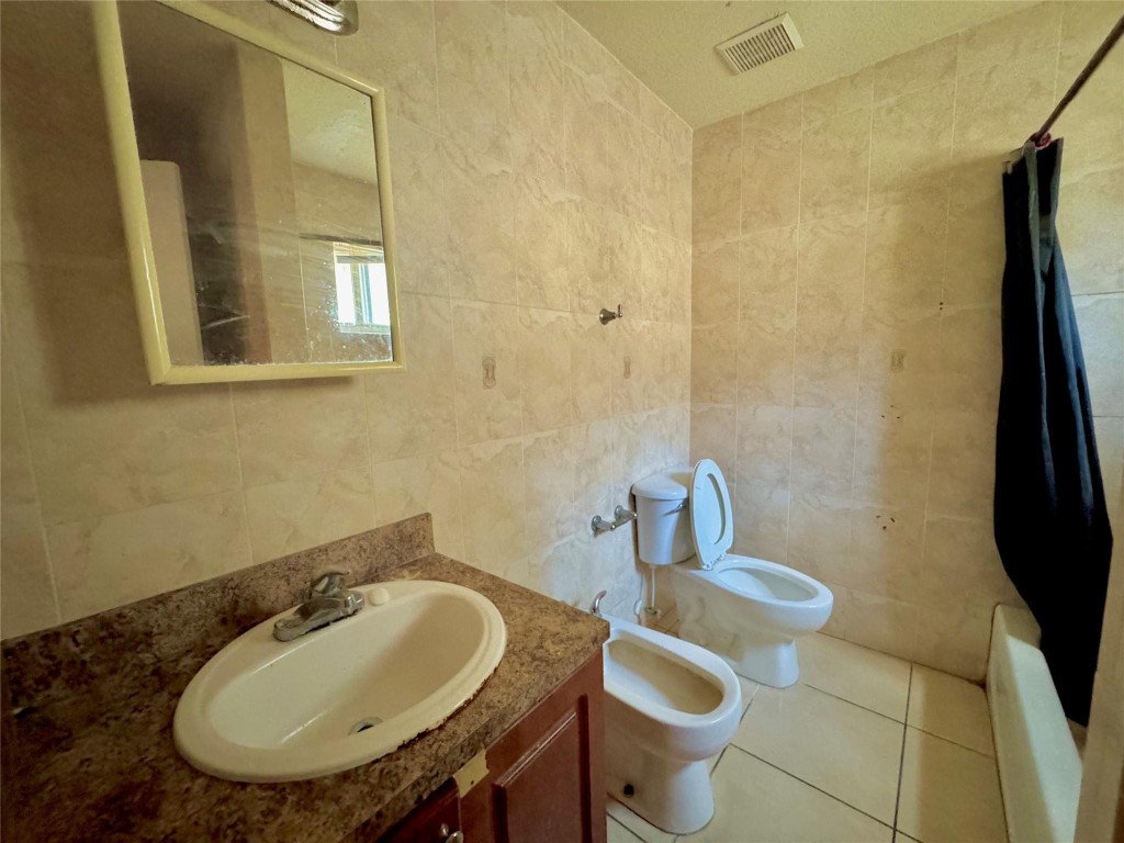 E LIBERTY CITY SEC A - Residential Income